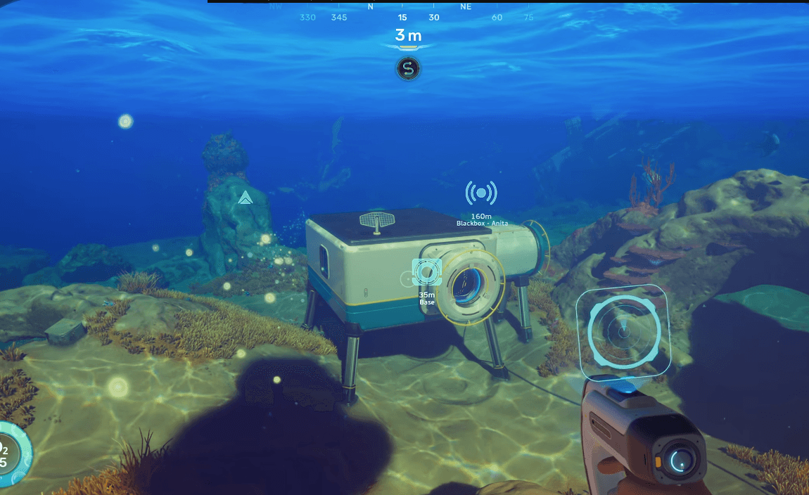 Hydroelectric Turbine connected to a base with Power Transmitters in Subnautica 2